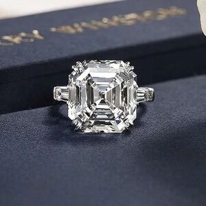 - - - 9.25 Sterling Silver Ring with Asscher Cut